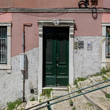 Guestready - Charming Flat Near Graca Fence Lägenhet