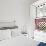 Guestready - Charming Flat Near Graca Fence * Lisbon